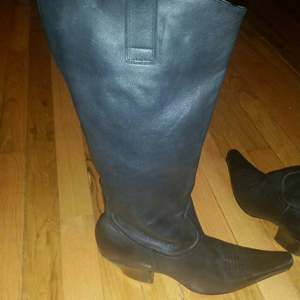 Nine West Cow-Girl Boots